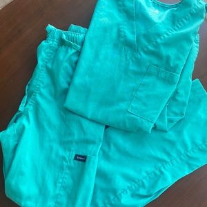 Dagacci Scrubs Medical Uniform Women and Man Scrubs Set